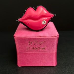 Betsy Johnson Lip Ring